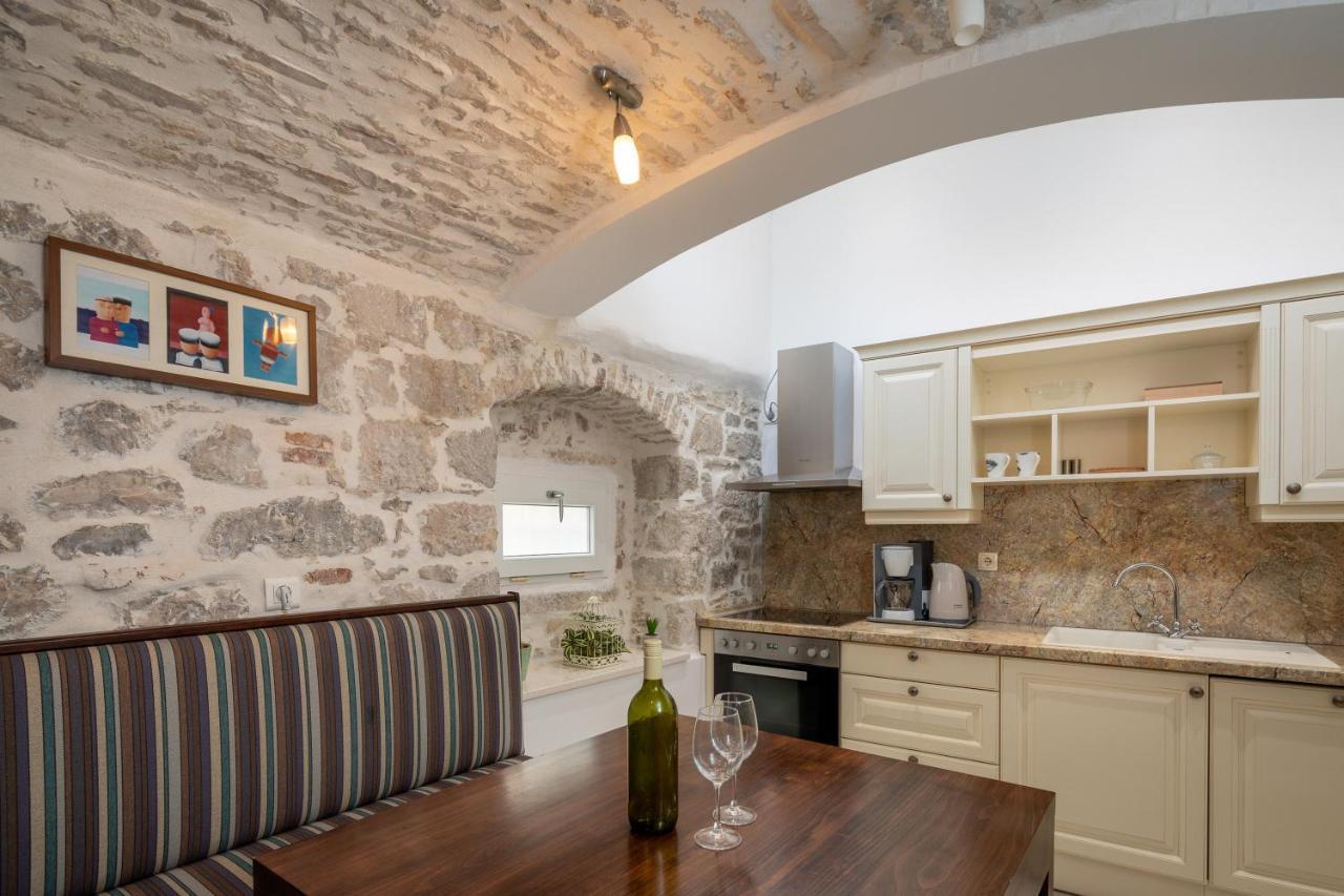 ホテル Awesome Stone House スプリト エクステリア 写真